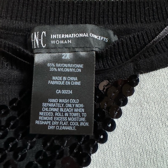 Black and White Sequin detail sweater - Picture 6 of 12